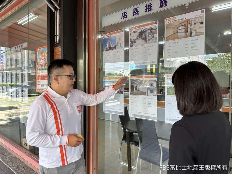 台中房仲店頭數近幾年略有起伏，不少店家逆勢展店、擴點。(圖／記者莊亞築攝)