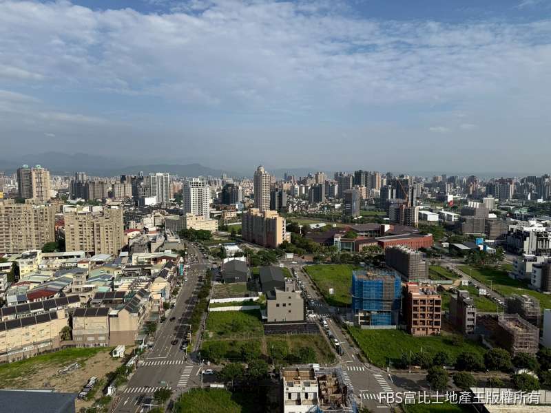 根據樂居統計資料顯示，近一年14期重劃區平均成交單價達每坪68.29萬元。（圖／記者莊亞築攝影）