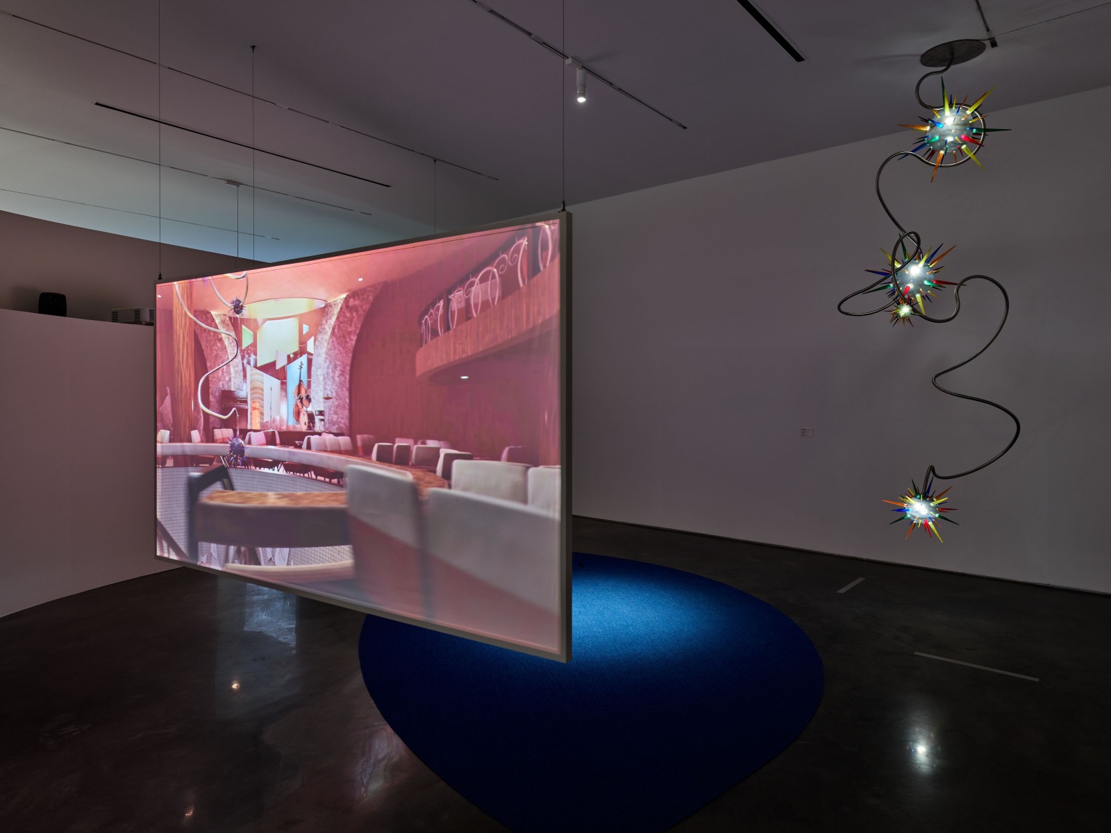 王水河展覽現場的南夜舞廳數位vr體驗。（圖片來源/臺中市立美術館-攝影-studio-millspace)